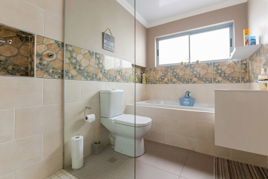 3 Bedroom Property for Sale in Blue Lagoon Western Cape